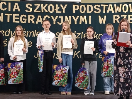 ''Kiedy śmieje się dziecko, śmieje się cały świat” – konkurs plastyczno- literacki