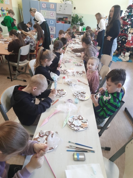 Szkolna fabryka pierniczków bożonarodzeniowych