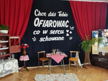 Puste półki, pełne serca – niezwykła lekcja historii w Dniu Babci i Dziadka