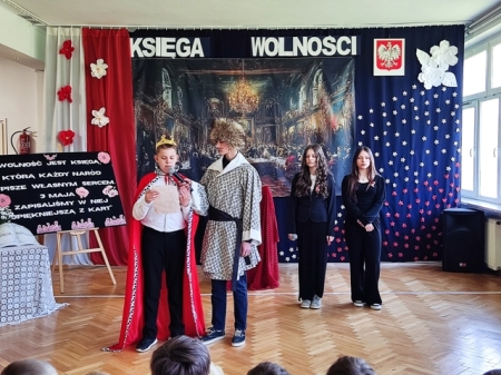 UDZIAŁ W UROCZYSTEJ AKADEMII Z OKAZJI 3 MAJA – KSIĘGA WOLNOŚCI