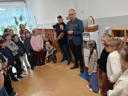 Woda bez plastiku – zdrowe nawyki i troska o środowisko w szkołach Gminy Brzostek!