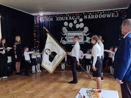 Pasowanie na uczniów i Dzień Edukacji Narodowej w naszej szkole