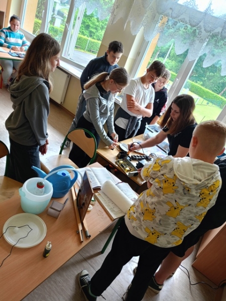 Temperatura a stany skupienia substancji – wykorzystanie lutownicy na lekcji fizyki