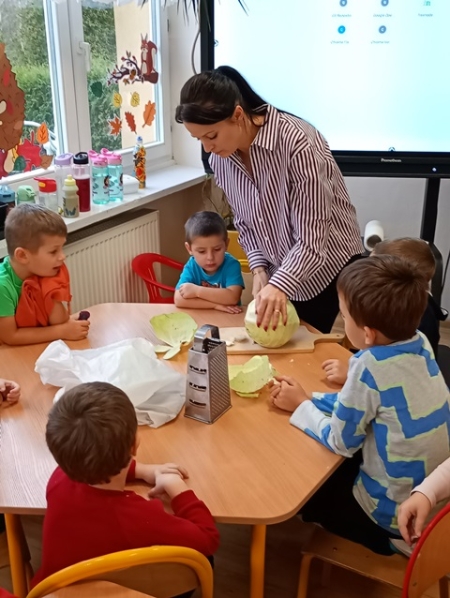 Kiszenie kapusty w przedszkolu